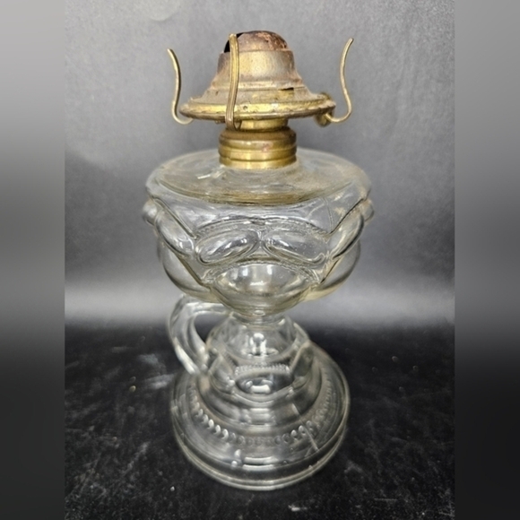 Vintage/antique clear glass‎ finger loop oil lamp - Picture 1 of 9